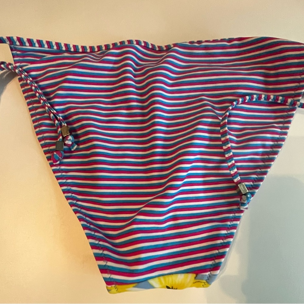 Bikini - Picture 5 of 5